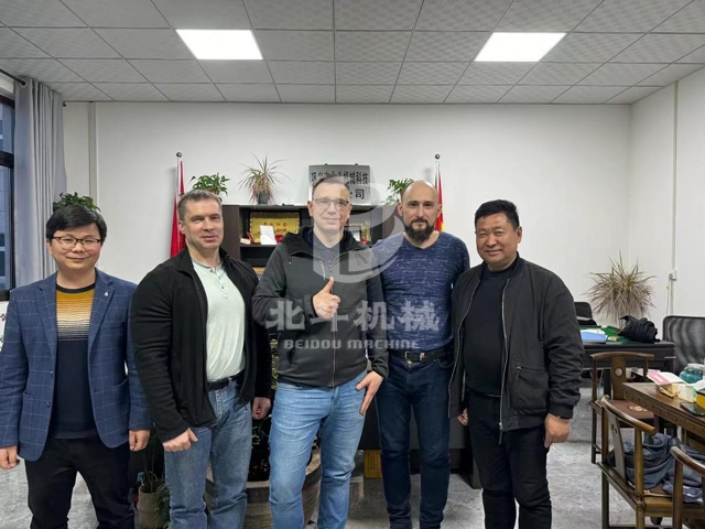 91香蕉视频官网机械以饱满的热情迎接俄罗斯客户